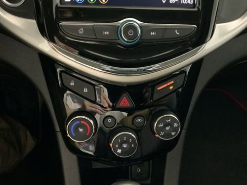 Used 2018 Chevrolet Sonic LT w/ Convenience Package FWD image 21