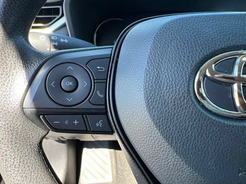 Used 2025 Toyota RAV4 XLE FWD image 15