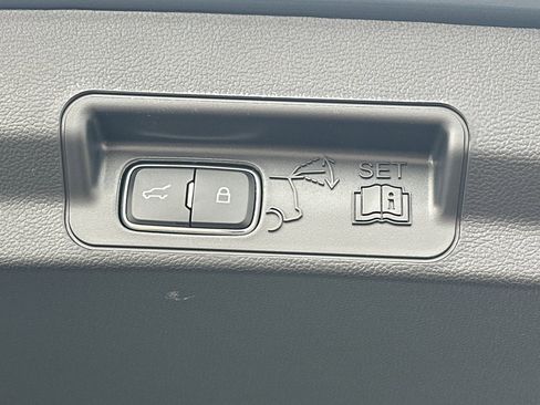 New 2026 Ford Explorer Active w/ Active Comfort Package image 38