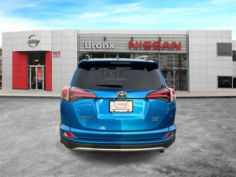 Used 2018 Toyota RAV4 XLE image 6