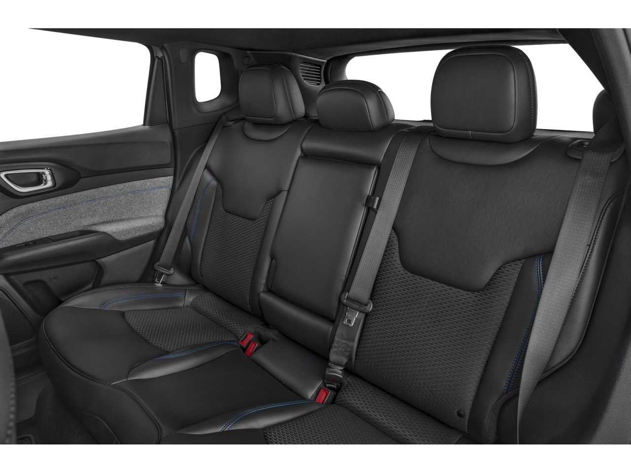 Used 2024 Jeep Compass Latitude AWD/4WD image 9