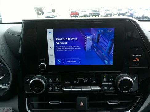 Used 2023 Toyota Highlander XLE image 15