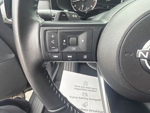 Used 2025 Nissan Pathfinder SV FWD image 35