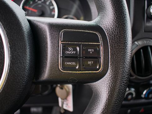 Used 2012 Jeep Wrangler Sport AWD/4WD image 17