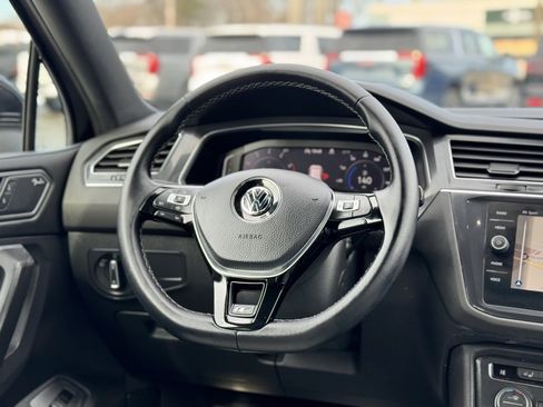Used 2021 Volkswagen Tiguan SEL Premium R-Line image 14