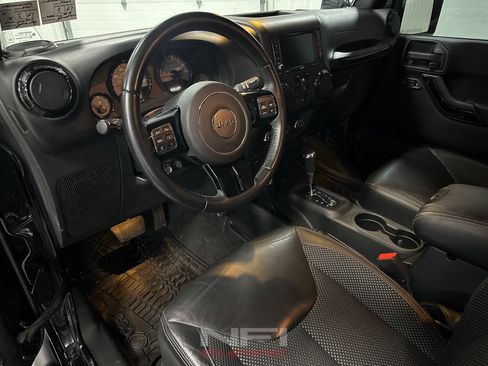 Used 2016 Jeep Wrangler Unlimited Sahara AWD/4WD image 23
