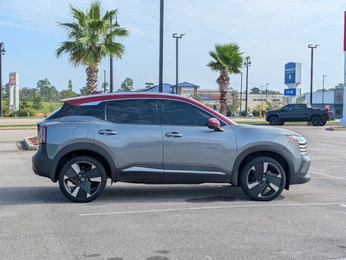 Used 2025 Nissan Kicks SR w/ SR Premium Package AWD/4WD image 6