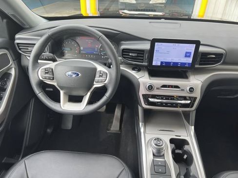 Used 2023 Ford Explorer XLT w/ Equipment Group 202A image 14