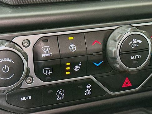 Certified 2022 Jeep Gladiator Overland image 32