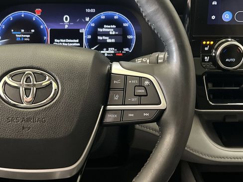 Used 2023 Toyota Highlander Limited AWD/4WD image 34