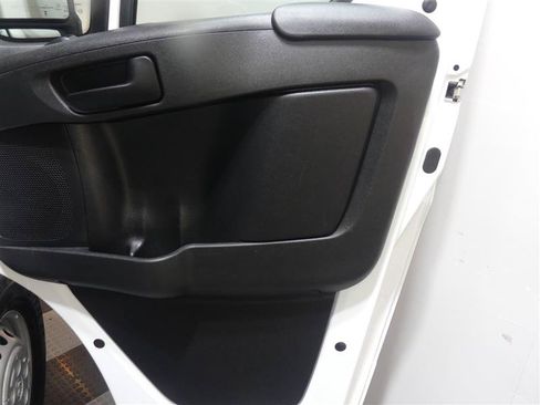 Used 2025 RAM ProMaster 2500 w/ Convenience Group FWD image 15