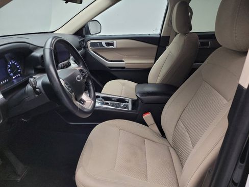 Used 2022 Ford Explorer XLT image 17