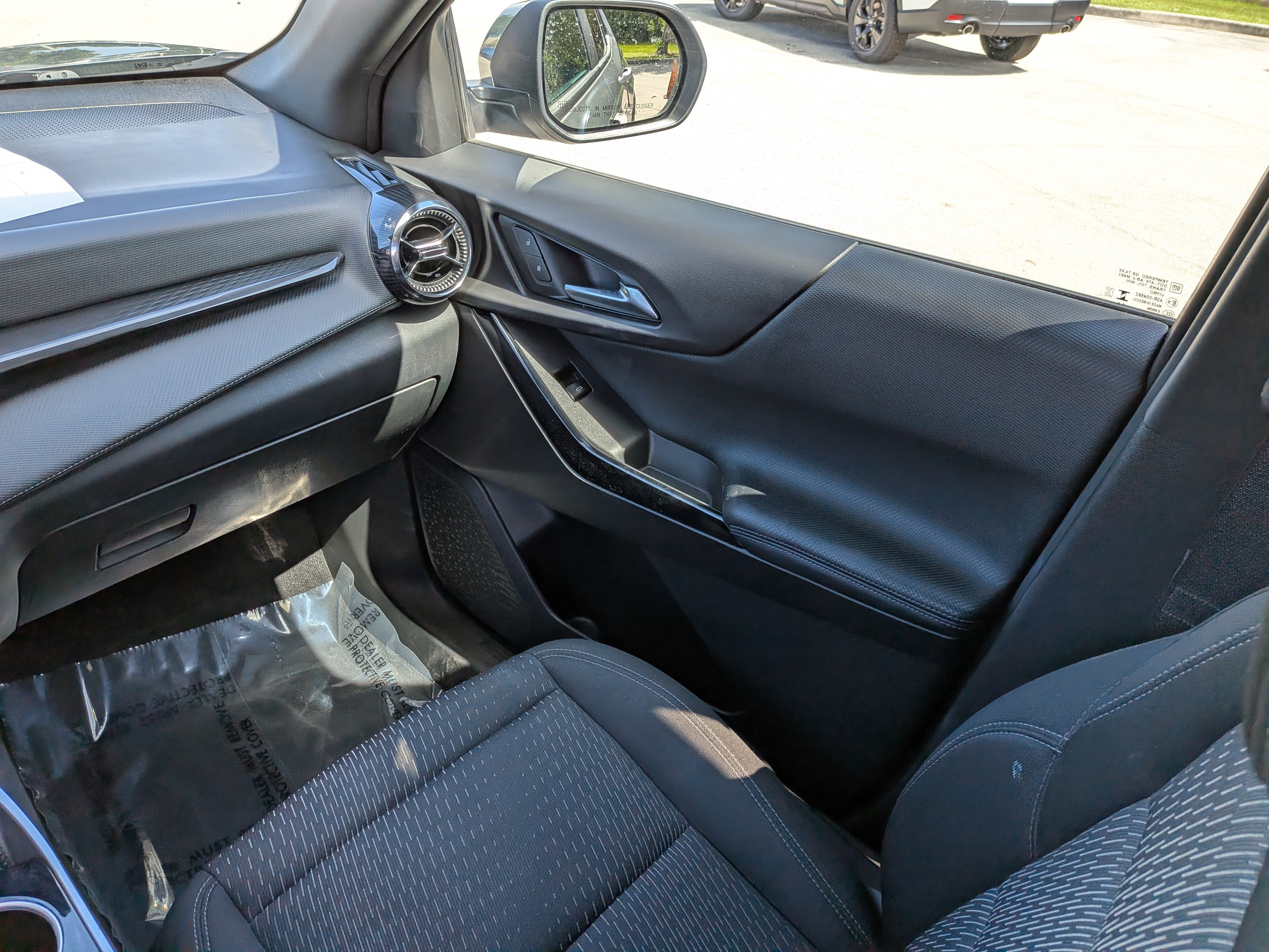 Used 2025 Chevrolet Equinox LT FWD image 17
