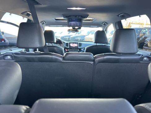 Used 2017 Honda Pilot Touring image 35
