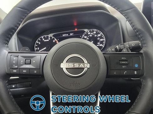 Used 2023 Nissan Rogue SV w/ SV Premium Package image 17