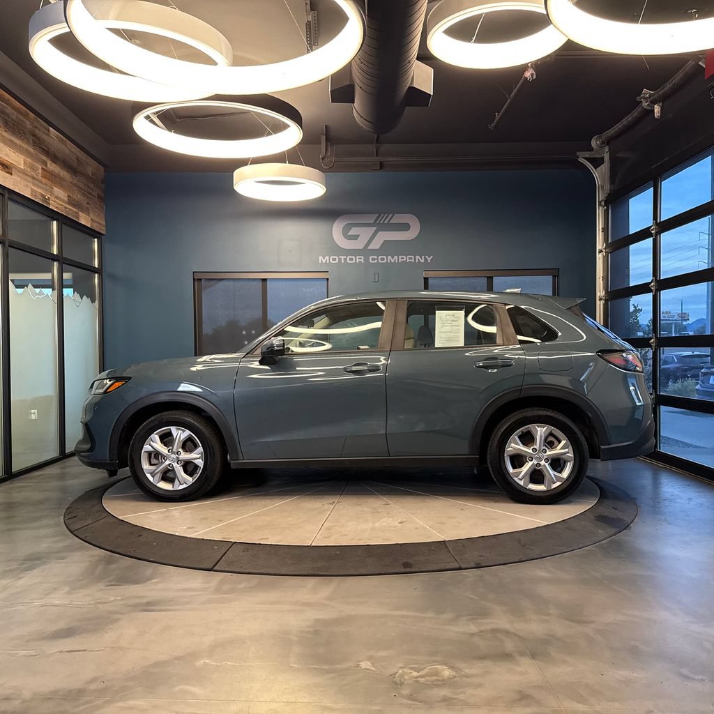 Used 2025 Honda HR-V LX image 6