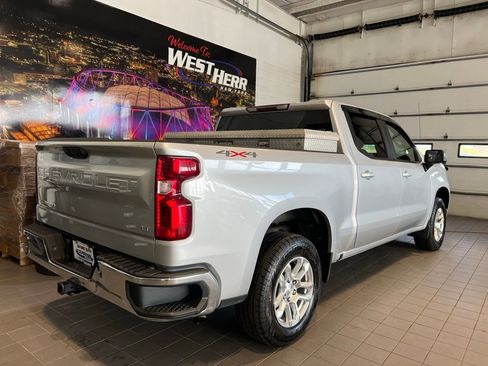Used 2022 Chevrolet Silverado 1500 LT AWD/4WD image 12