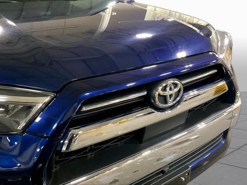 Used 2022 Toyota 4Runner Limited AWD/4WD image 30