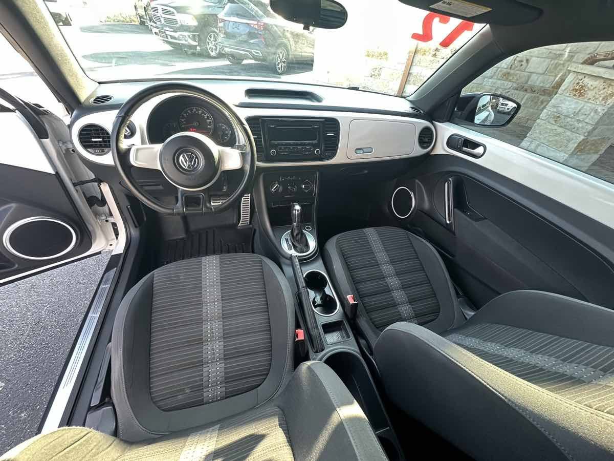 Used 2012 Volkswagen Beetle Turbo FWD image 12
