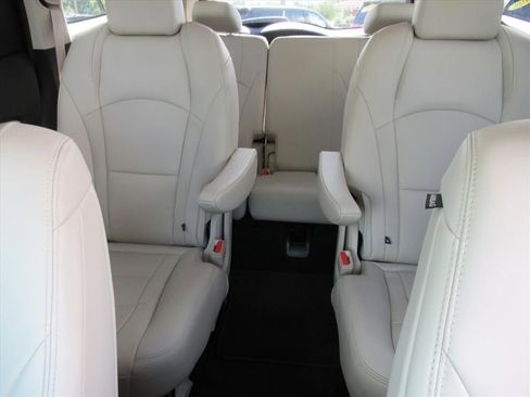 Used 2022 Buick Enclave Premium w/ Surround and Sites Package AWD/4WD image 36