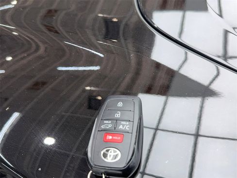 Used 2024 Toyota bZ4X XLE w/ Weather Package image 57