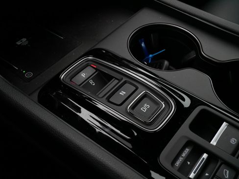 Certified 2025 Honda Pilot TrailSport image 24