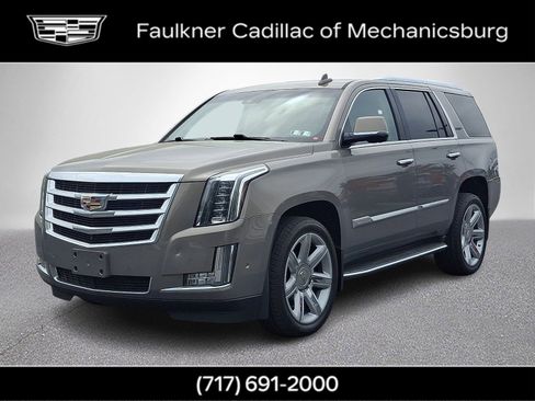 Used 2018 Cadillac Escalade Luxury AWD/4WD image 5