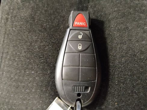 Used 2019 Dodge Grand Caravan SE w/ UConnect Hands-Free Group FWD image 32