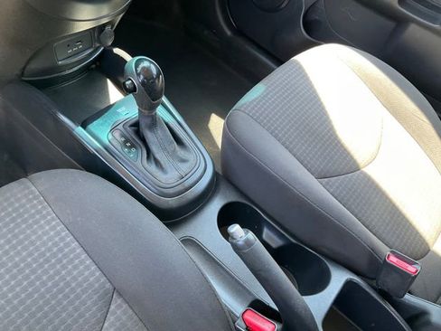 Used 2013 Kia Soul FWD image 14