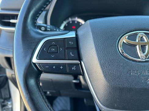 Used 2022 Toyota Highlander LE image 30