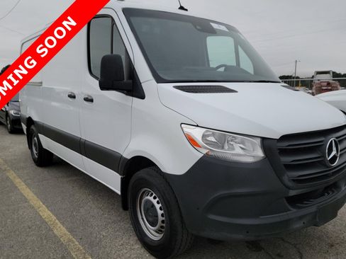 Used 2022 Mercedes-Benz Sprinter 1500 image 3