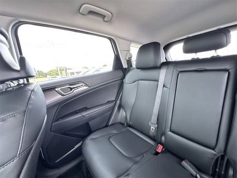 New 2026 Kia Sportage EX image 12