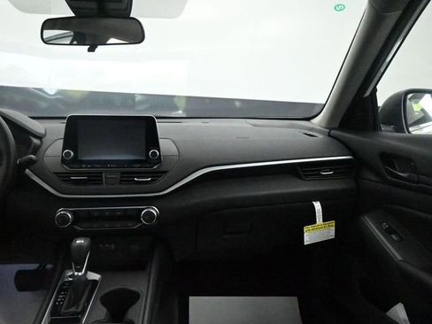 Used 2025 Nissan Altima 2.5 S image 22