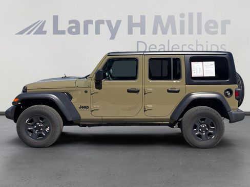 Used 2025 Jeep Wrangler Unlimited Sport AWD/4WD image 2