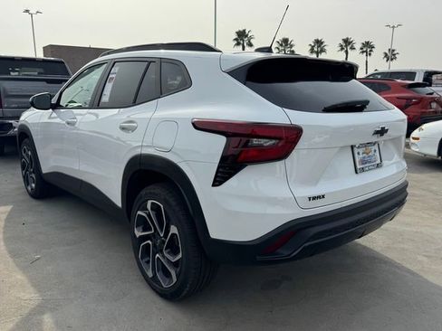 New 2026 Chevrolet Trax RS w/ Sunroof Package image 4