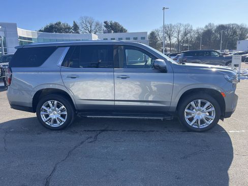 Used 2024 Chevrolet Tahoe High Country image 2