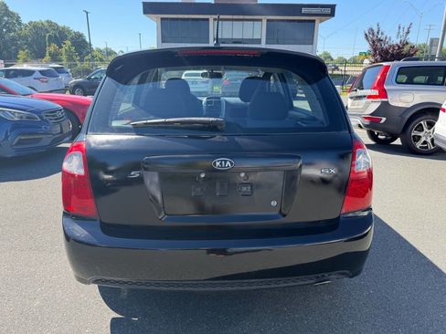 Used 2007 Kia Spectra5 SX FWD image 4