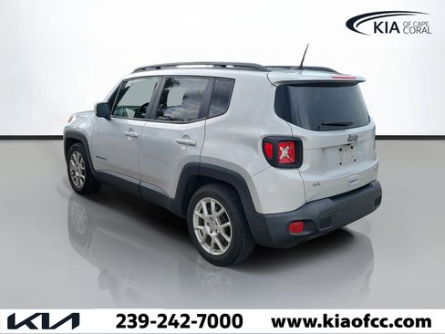 Used 2020 Jeep Renegade Latitude FWD image 4