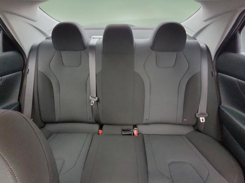 Used 2024 Hyundai Elantra SE image 15