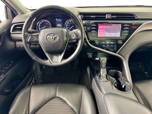 Used 2018 Toyota Camry SE w/ Moonroof Package FWD image 23