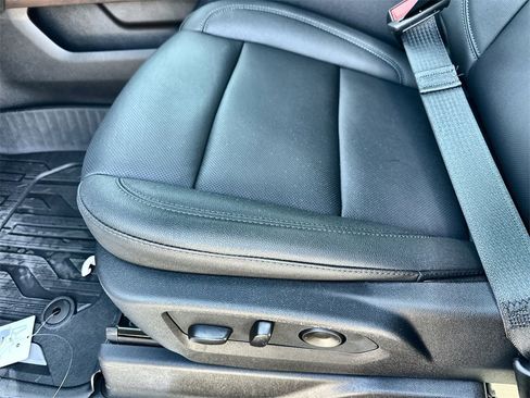 New 2026 GMC Sierra 1500 SLT image 25