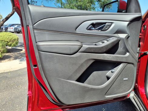 Used 2021 Chevrolet Traverse RS w/ LPO, Floor Liner Package FWD image 21