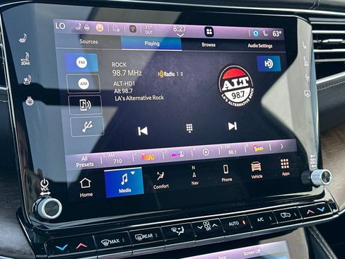 Used 2023 Jeep Grand Wagoneer Series II AWD/4WD image 27