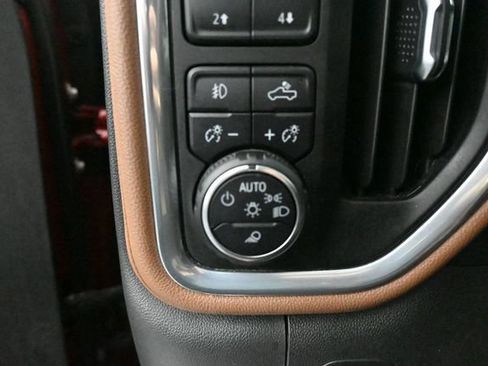 Used 2022 Chevrolet Silverado 1500 High Country AWD/4WD image 21