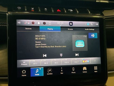 Used 2022 Jeep Grand Cherokee L Limited image 16