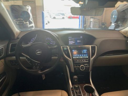 Used 2019 Acura TLX w/ Technology Package image 9