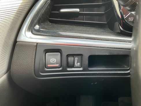 Certified 2022 Cadillac XT5 Premium Luxury image 31