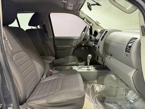 Used 2015 Nissan Frontier Desert Runner image 23