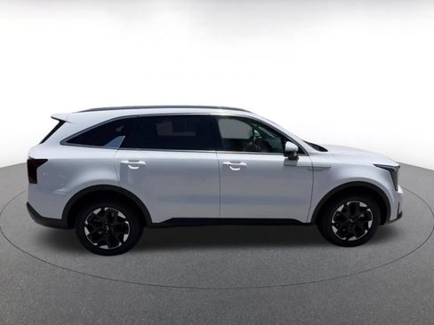 Used 2024 Kia Sorento S FWD image 16