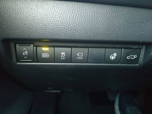 Certified 2021 Toyota Venza Limited image 26